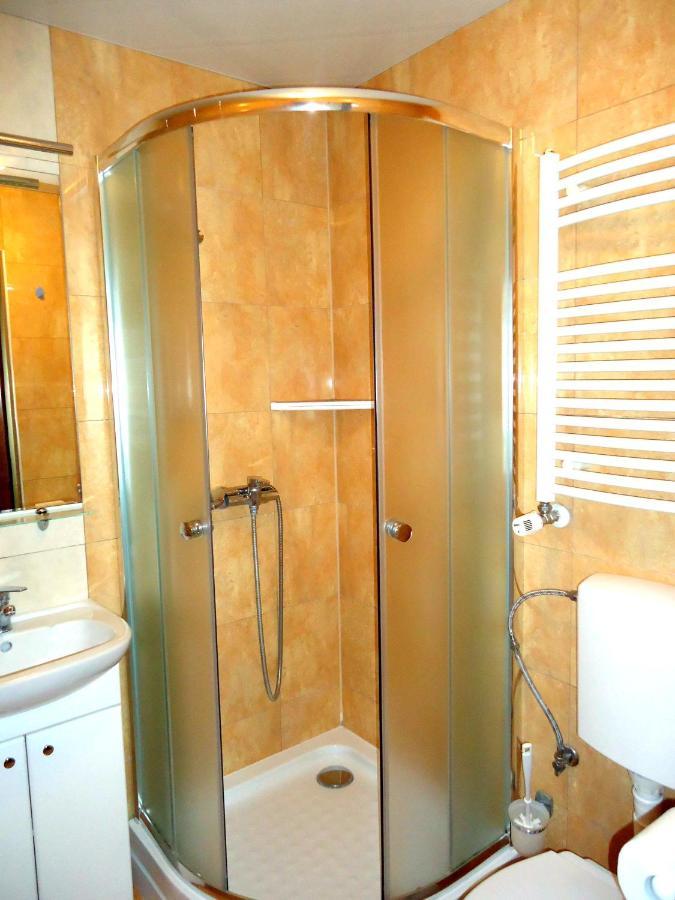 Dom Na Wzgorzu Apartment Jastarnia Bagian luar foto